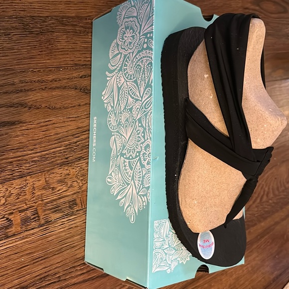 Sketchers thong sandals - Picture 3 of 6